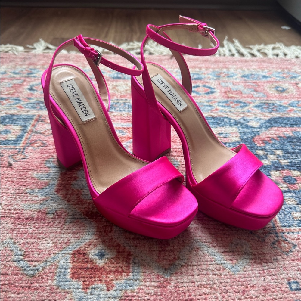 Steve Madden Fuchsia Platform Sandals
